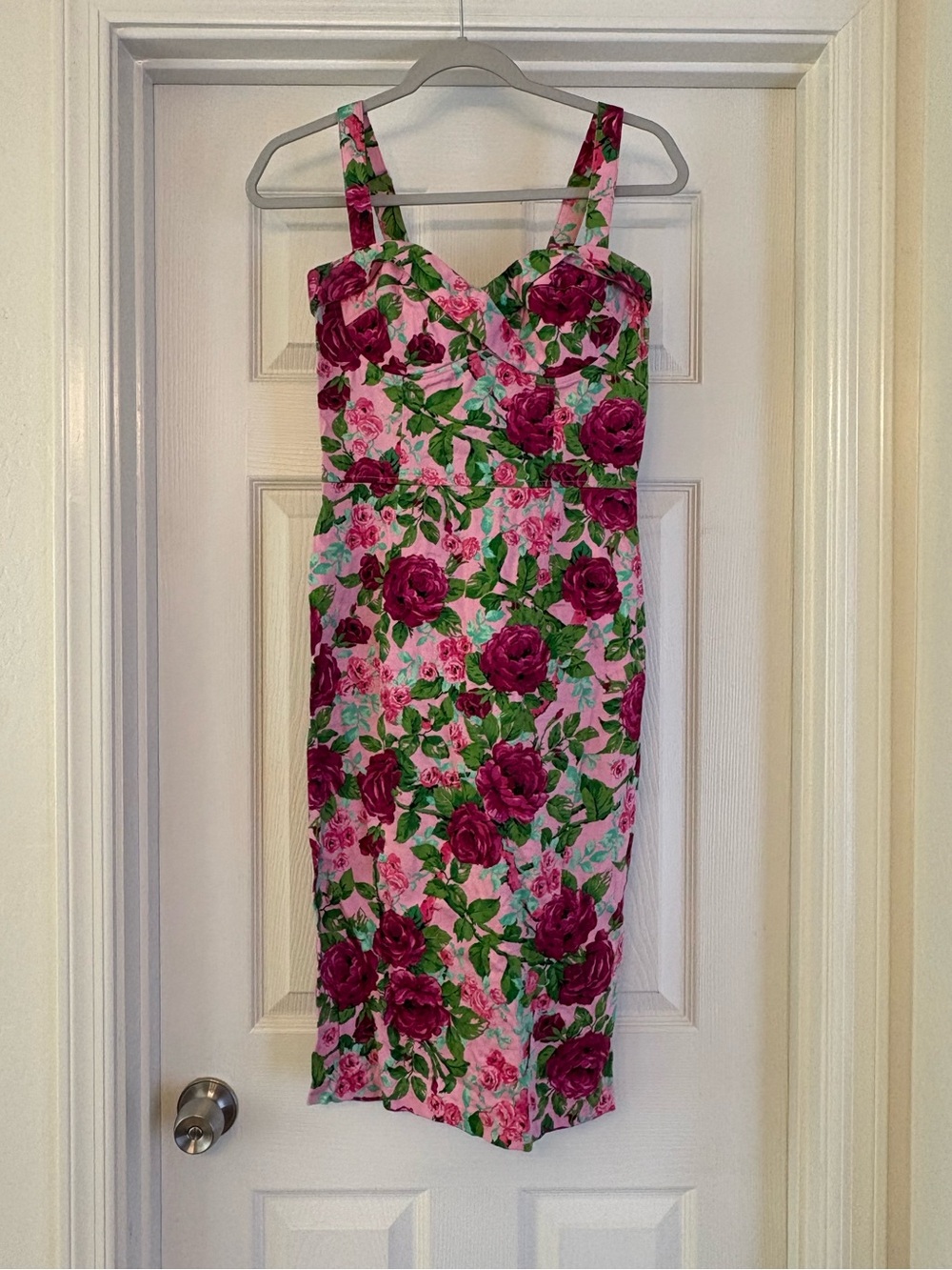 Floral Vamp Dress in Baton Rouge - Picture 2 of 4